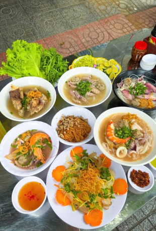 Ăn Gì Ở Vũng Tàu? Khám Phá Bún Hải Sản 77 Vũng Tàu Với Những Món Nước Hấp Dẫn